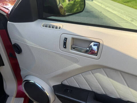 2010 Ford Mustang V6