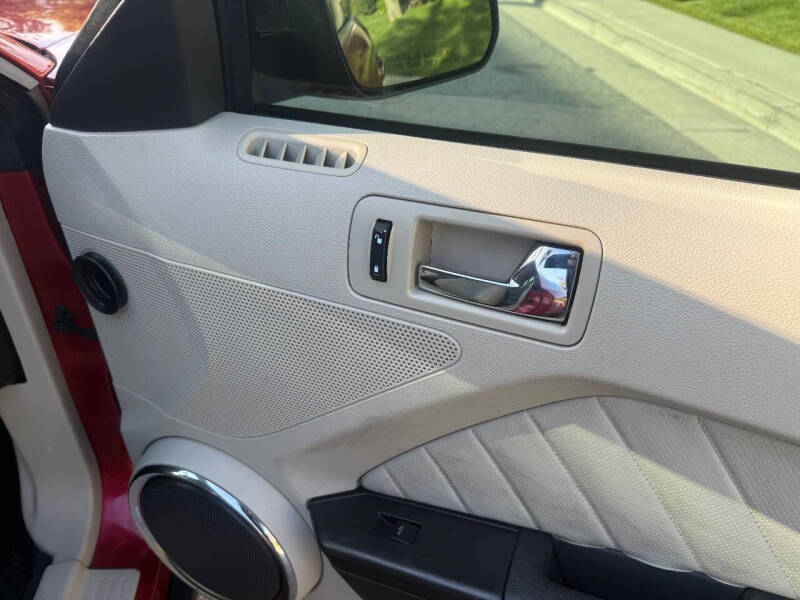 2010 Ford Mustang V6