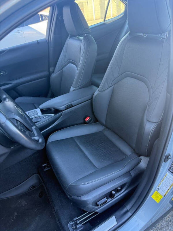 2024 Lexus UX 250h F SPORT Design