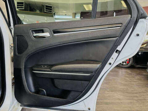 2022 Chrysler 300 S V8
