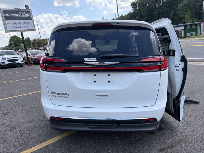 2022 Chrysler Pacifica Touring L