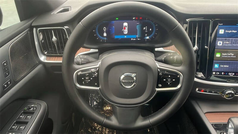 2023 Volvo S60 B5 Plus Black Edition