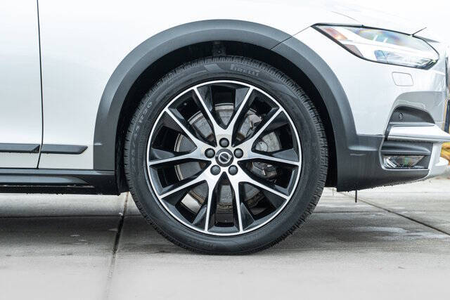 2020 Volvo V90 Cross Country T6