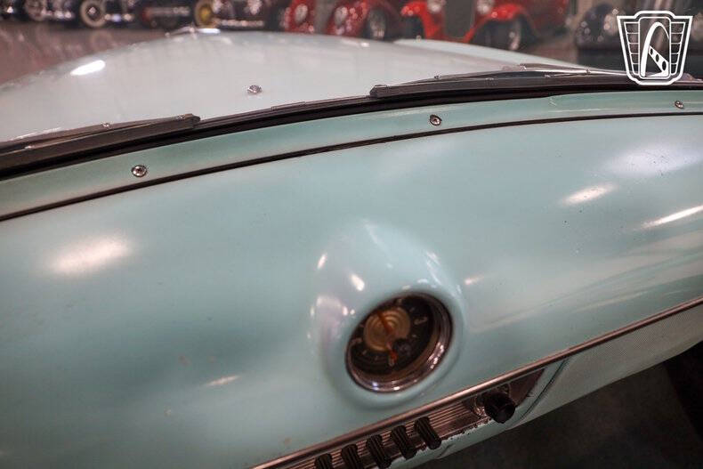 1953 Ford Crestline