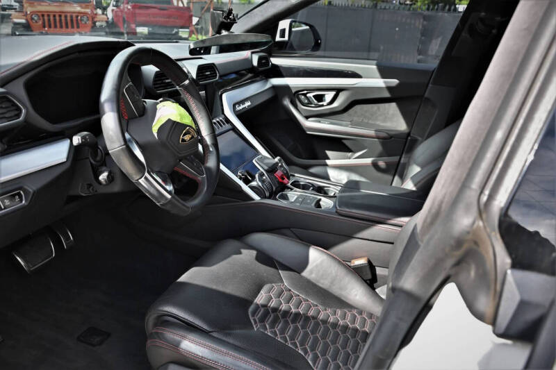 2019 Lamborghini Urus