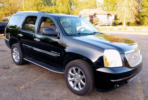 2008 GMC Yukon for sale at Angelo's Auto Sales in Lowellville OH