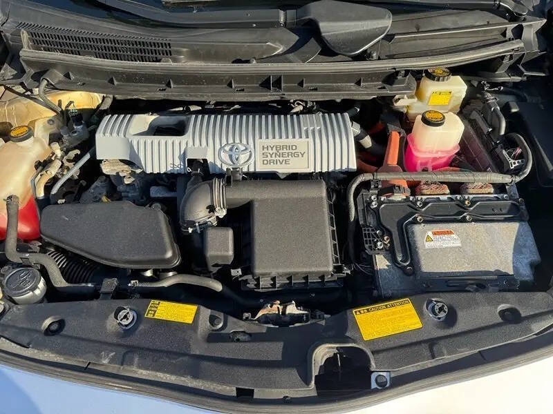 2010 Toyota Prius III