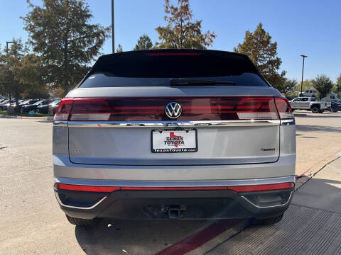 2025 Volkswagen Atlas Cross Sport SE 4Motion