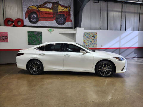 2023 Lexus ES 300h
