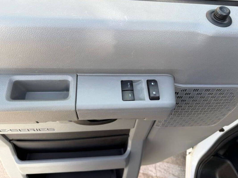 2014 Ford E-Series E-150