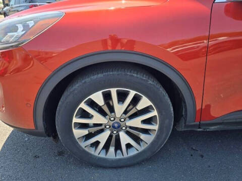 2020 Ford Escape Hybrid Titanium