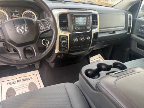 2016 RAM 1500 SLT