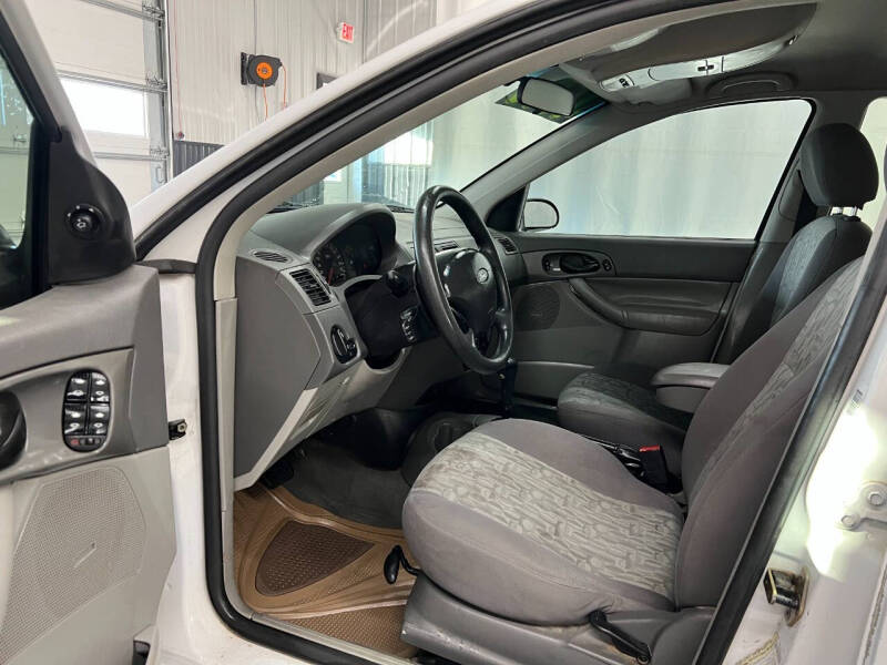 2005 Ford Focus ZX4 SE