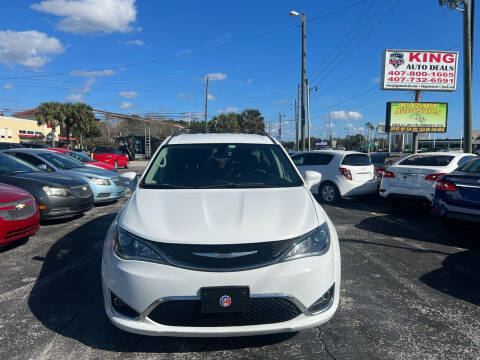 2017 Chrysler Pacifica for sale at King Auto Deals in Longwood FL
