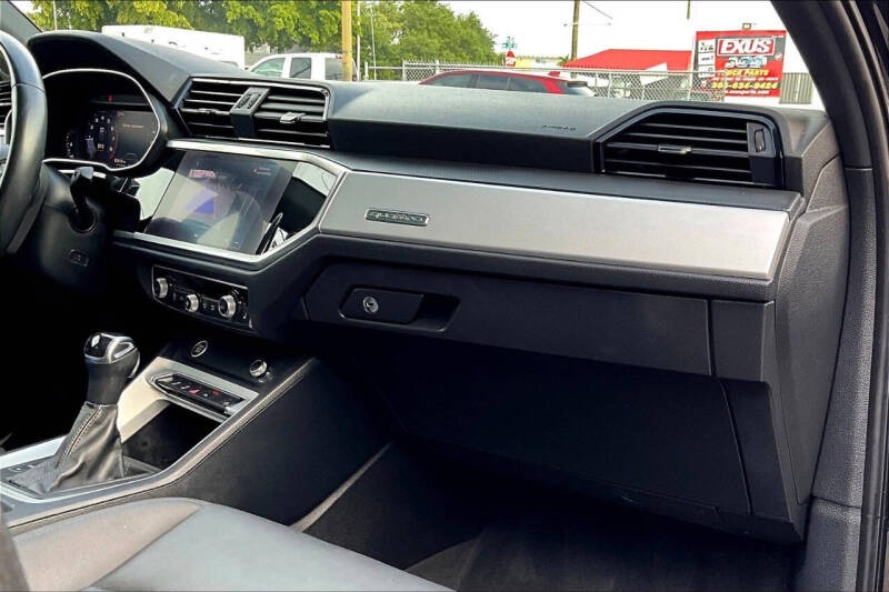 2023 Audi Q3 quattro Premium Plus 40 TFSI