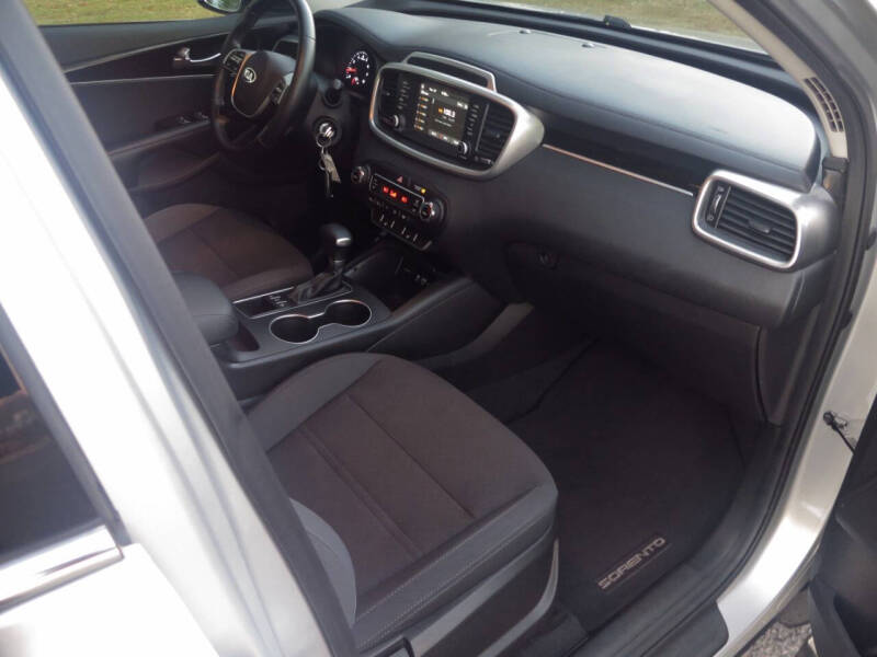 2019 Kia Sorento LX V6