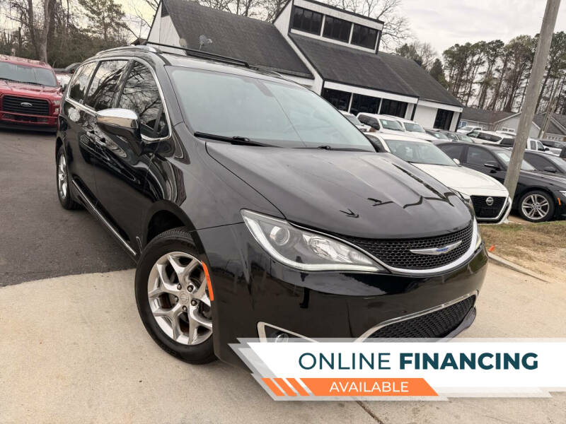 2018 Chrysler Pacifica Limited's photo