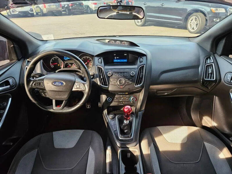 2018 Ford Focus ST