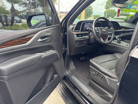 2022 Cadillac Escalade ESV Premium Luxury