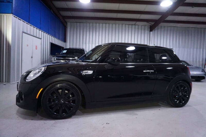 2016 MINI Hardtop 2 Door for sale at SOUTHWEST AUTO CENTER INC in Houston TX
