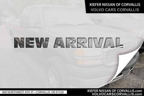 2002 GMC Sierra 2500HD for sale at Kiefer Nissan Budget Lot in Albany OR