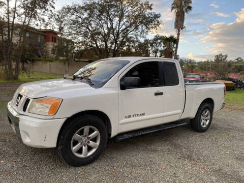 2015 Nissan Titan SV
