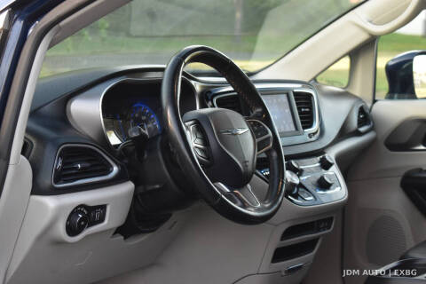 2020 Chrysler Pacifica Touring L