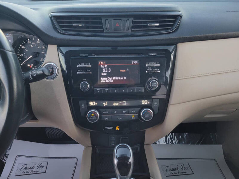 2017 Nissan Rogue SV