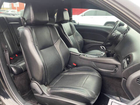 2015 Dodge Challenger SXT Plus