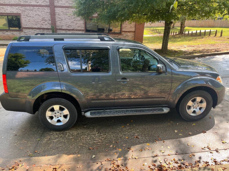 2011 Nissan Pathfinder LE