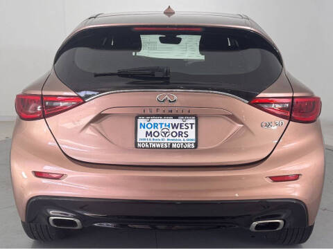 2017 Infiniti QX30