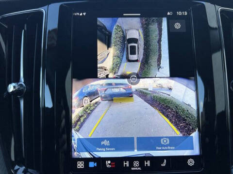 2025 Volvo XC60 B5 Plus Dark Theme