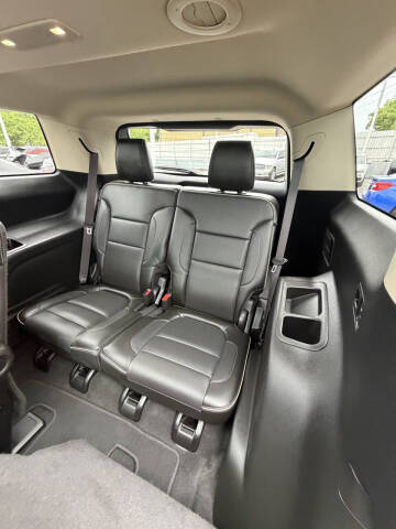 2017 GMC Acadia Denali
