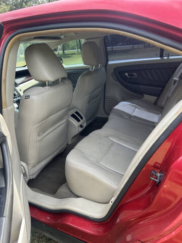 2011 Ford Taurus SEL