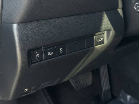 2024 Toyota Venza LE