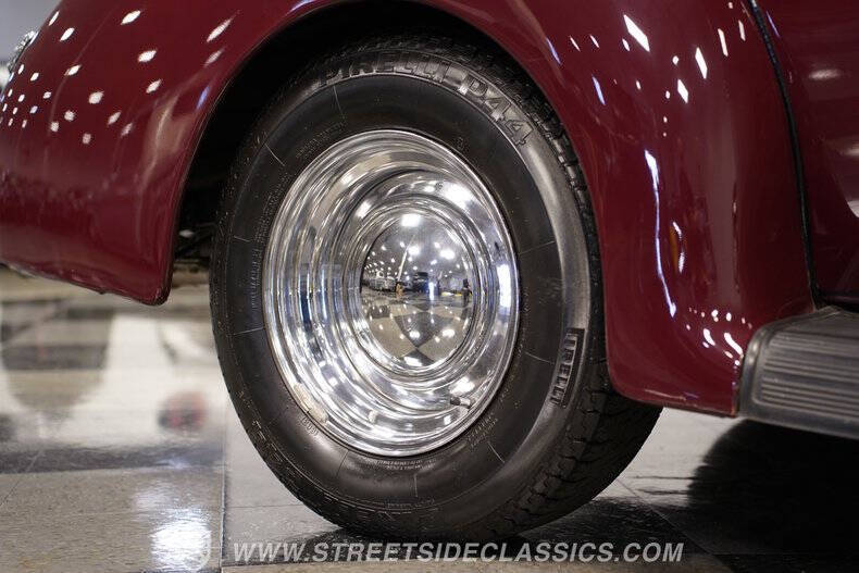 1940 Ford Deluxe