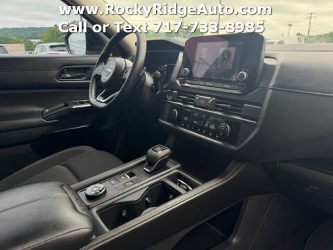 2024 Nissan Pathfinder S
