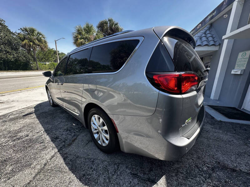 2019 Chrysler Pacifica Touring L