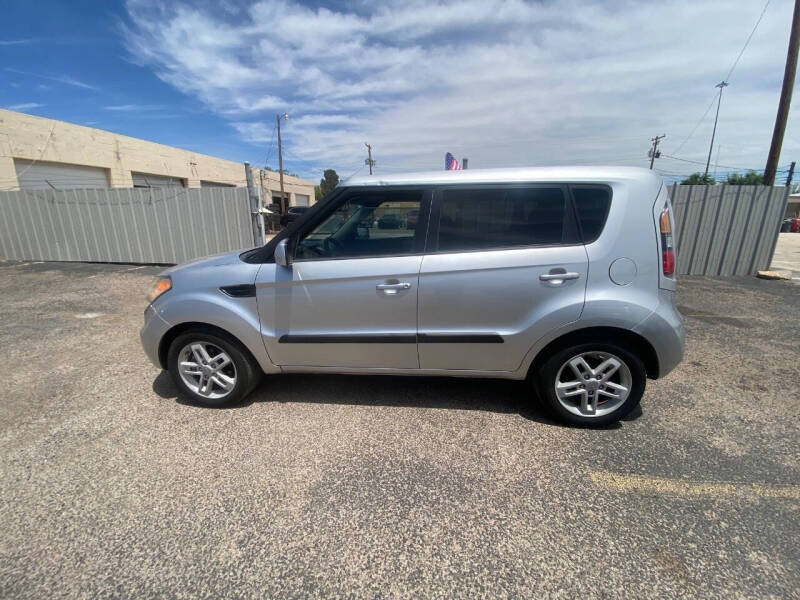 2011 Kia Soul +