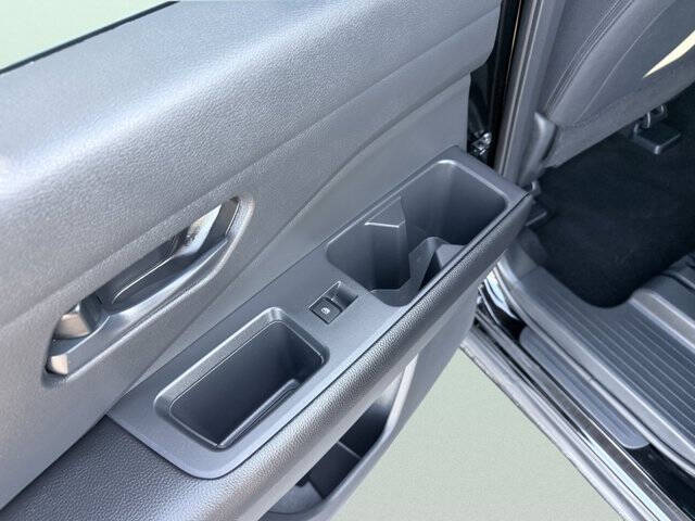 2025 Nissan Pathfinder S
