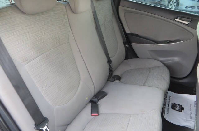 2016 Hyundai Accent SE