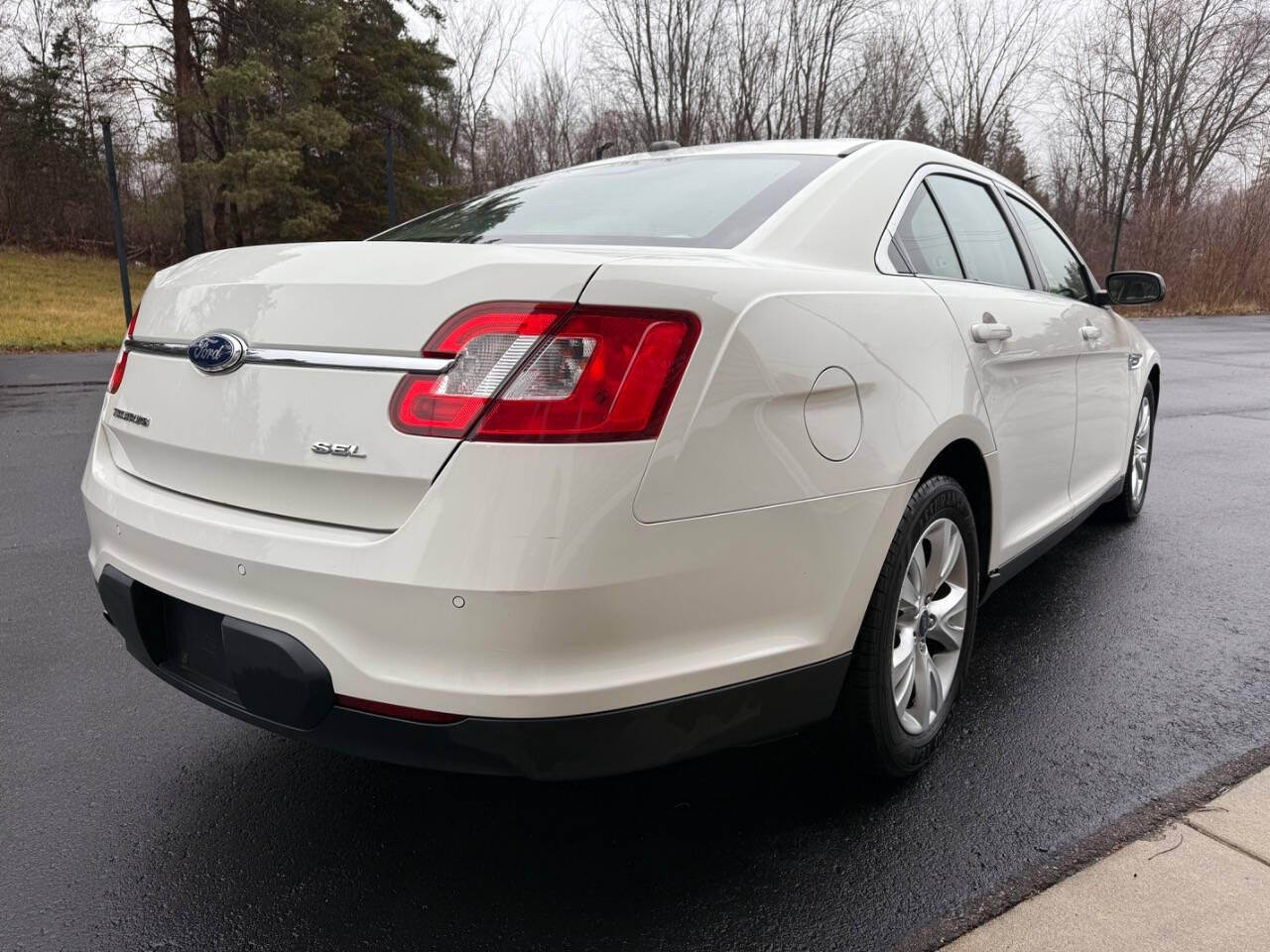 2011 Ford Taurus for sale at Exclusive Auto Group of Michigan LLC in Lansing, MI