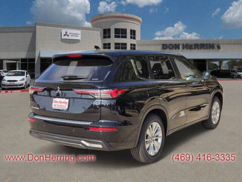 2025 Mitsubishi Outlander ES