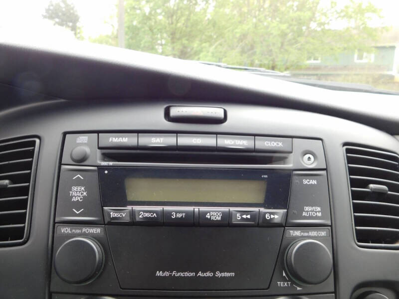 2004 Mazda MPV LX