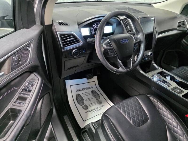 2023 Ford Edge Titanium