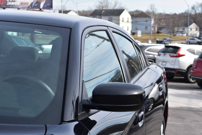 2017 Dodge Charger SE