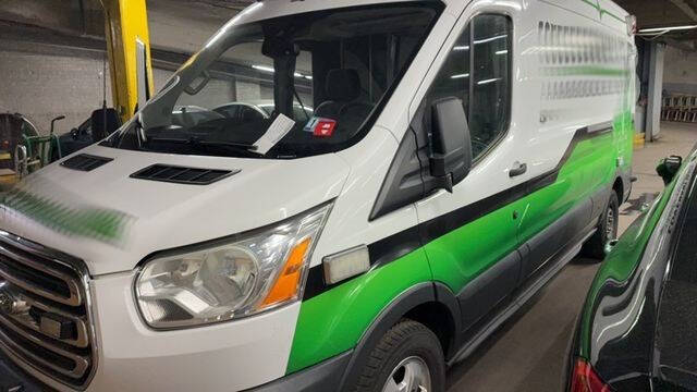 2017 Ford T250