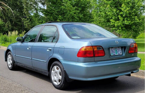 1999 Honda Civic for sale at CLEAR CHOICE AUTOMOTIVE in Milwaukie OR