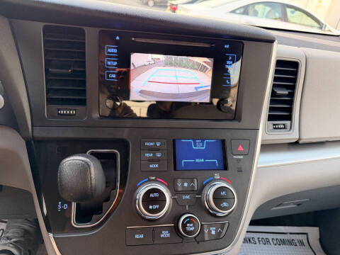 2015 Toyota Sienna L 7-Passenger