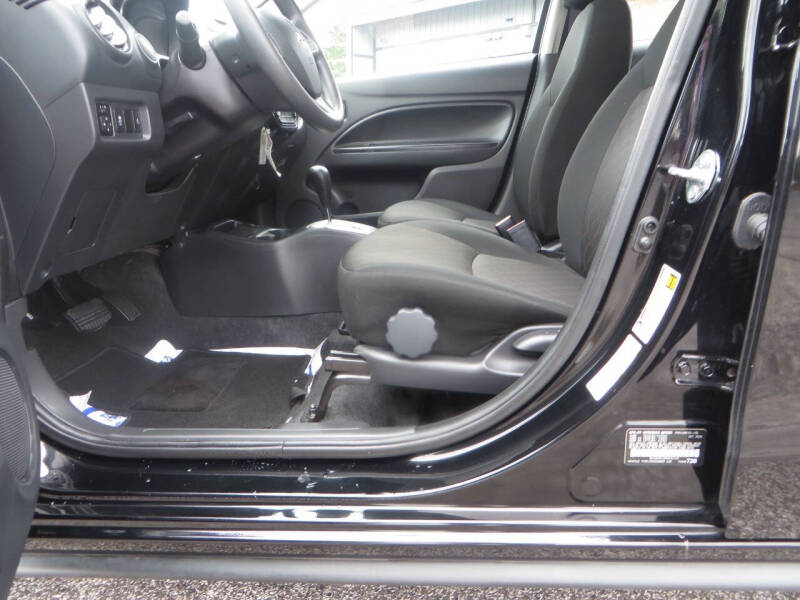 2024 Mitsubishi Mirage ES